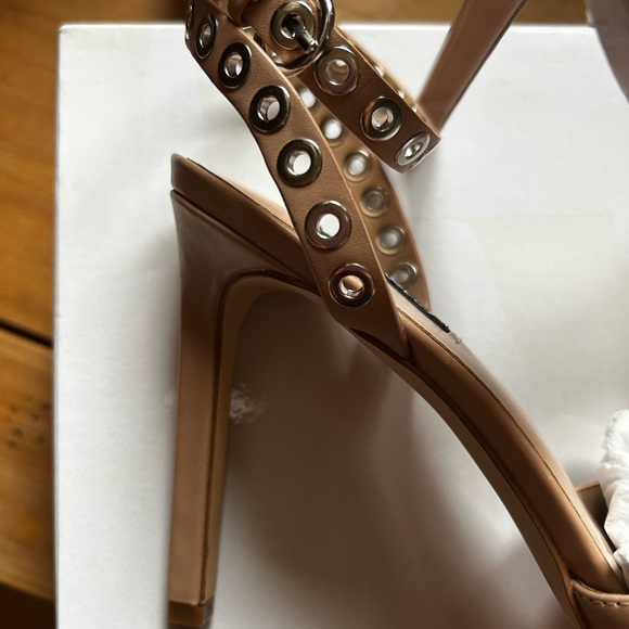 🌟NIB🌟 Nine West Timia Ankle Strap Heels in Light Natural. Size 9 - Picture 6 of 7